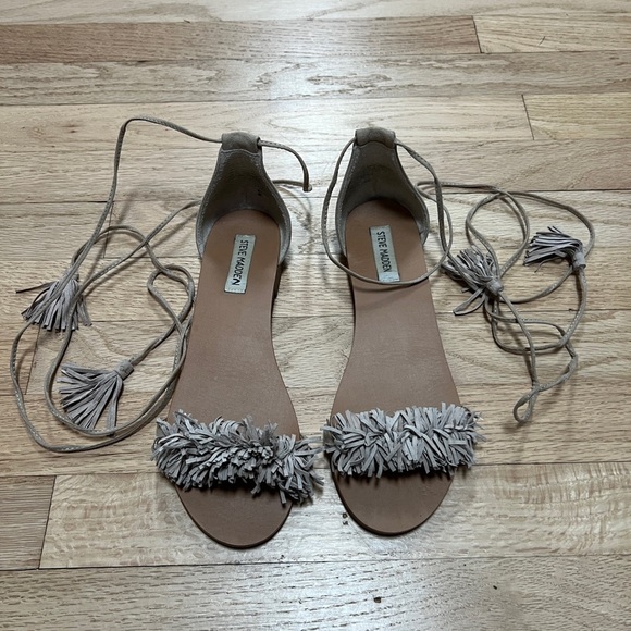 Steve Madden Sweety Fringe Ankle Tie Sandals Size 8.5 Taupe - Picture 2 of 6